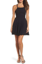 Load image into Gallery viewer, Stylish Backless Fashion Dress-M5
