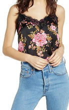 Load image into Gallery viewer, Sleeveless Fashion Top-M1
